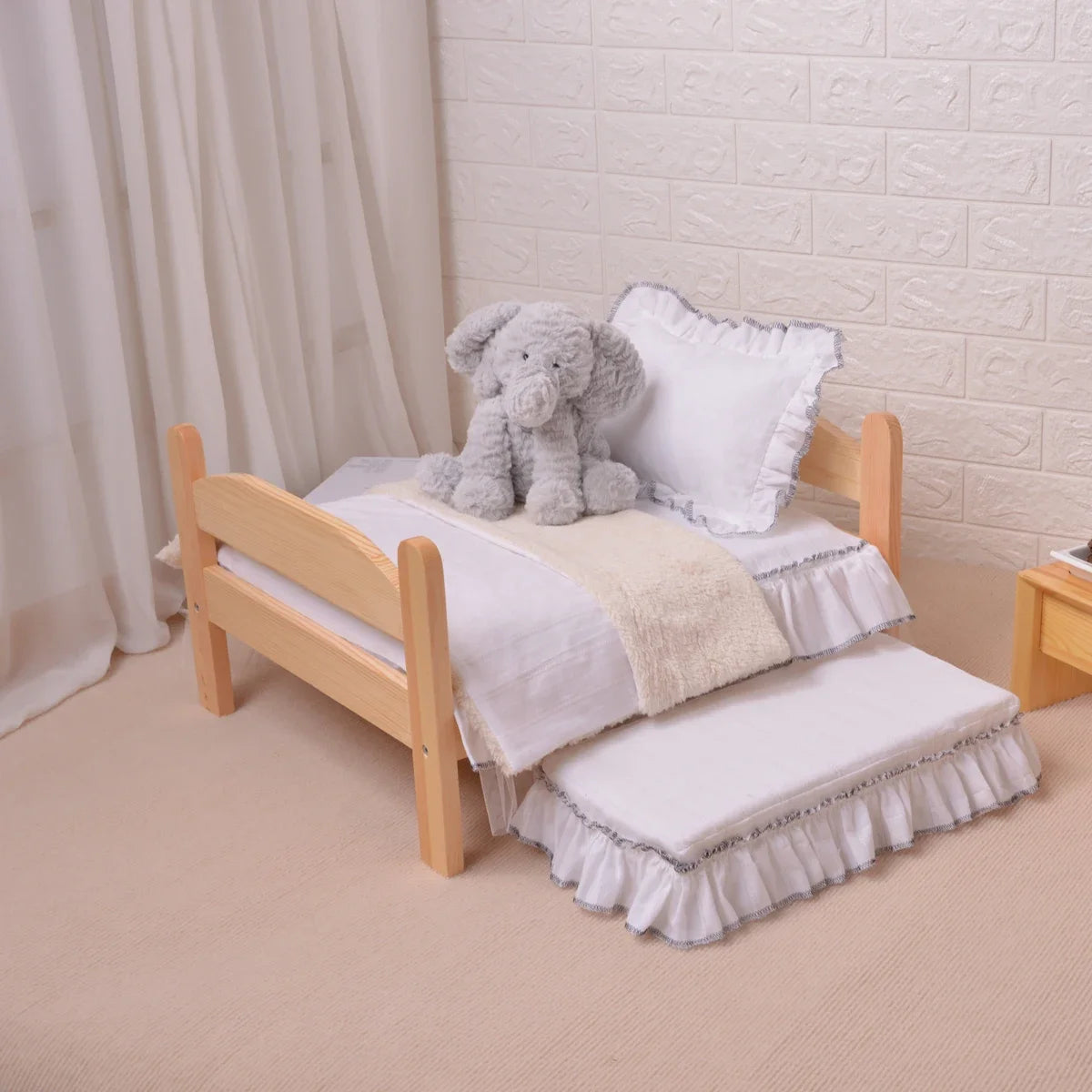 Cute Solid Wood Pet Bed Dog Comfortable Bed Free Full Set of Bedding Pet Supplies Removable and Washable Pet Bed