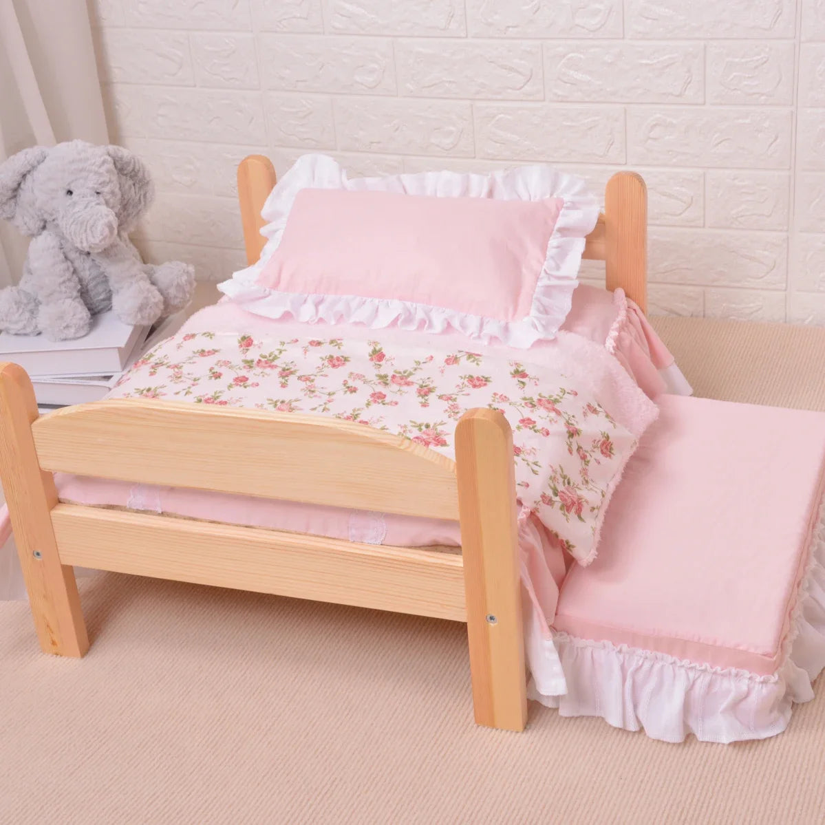 Cute Solid Wood Pet Bed Dog Comfortable Bed Free Full Set of Bedding Pet Supplies Removable and Washable Pet Bed