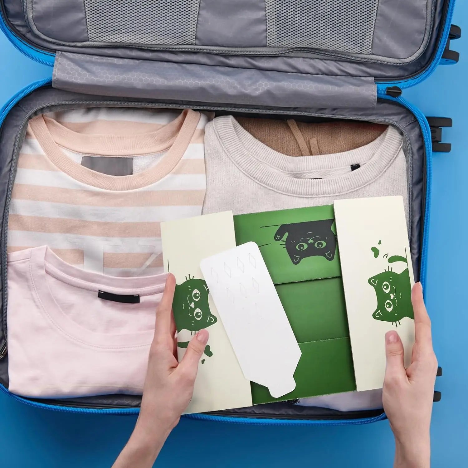 8 Pcs Disposable Cat Litter Boxes with Scoop, Waterproof Double Layer, 14.8 x 11.6 x 4.7in