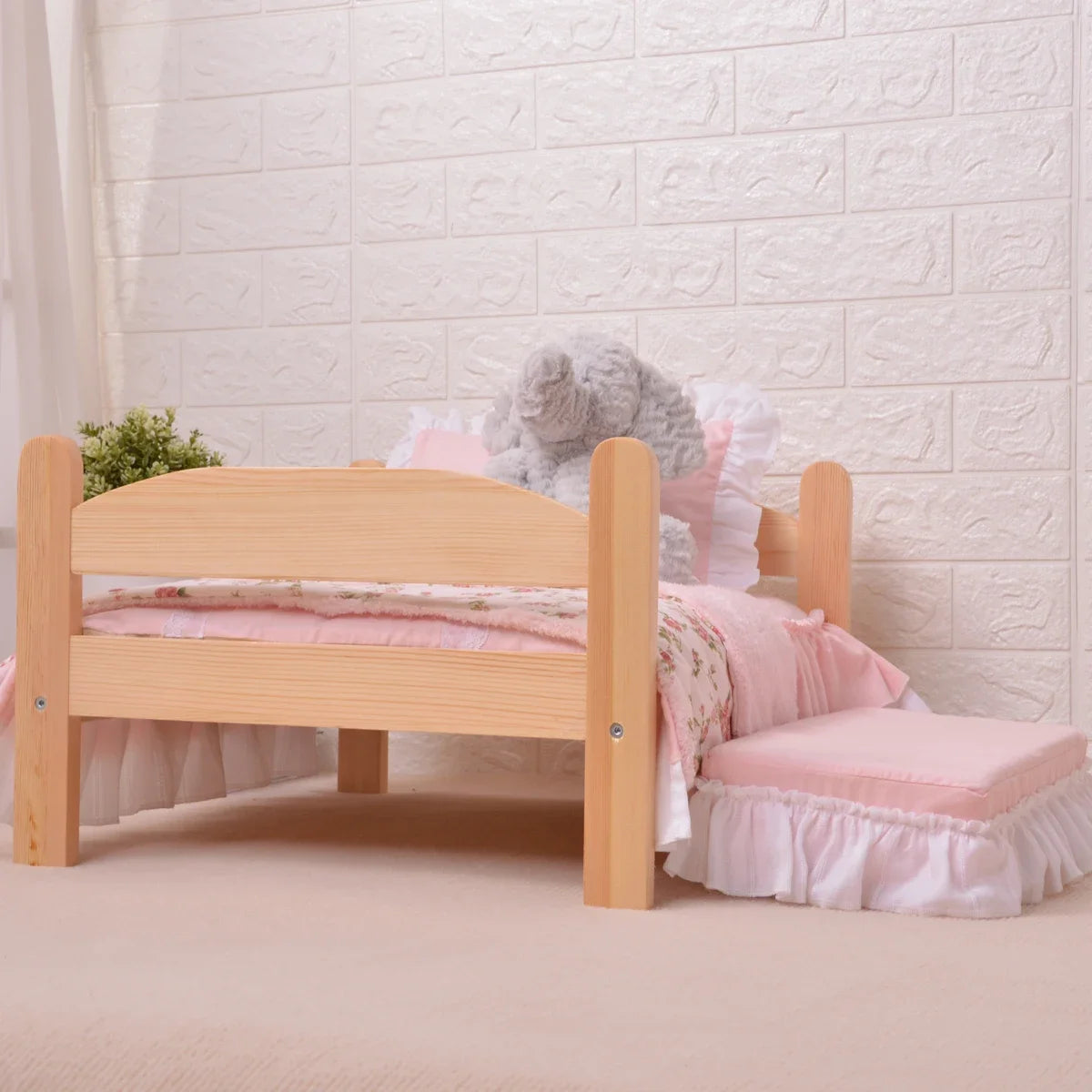 Cute Solid Wood Pet Bed Dog Comfortable Bed Free Full Set of Bedding Pet Supplies Removable and Washable Pet Bed